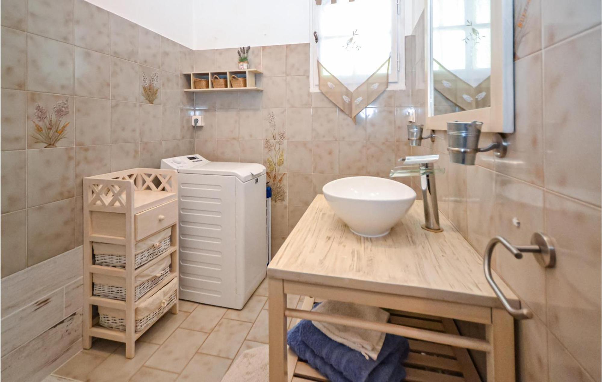 1 Bedroom Pet Friendly Home In Entrechaux Extérieur photo