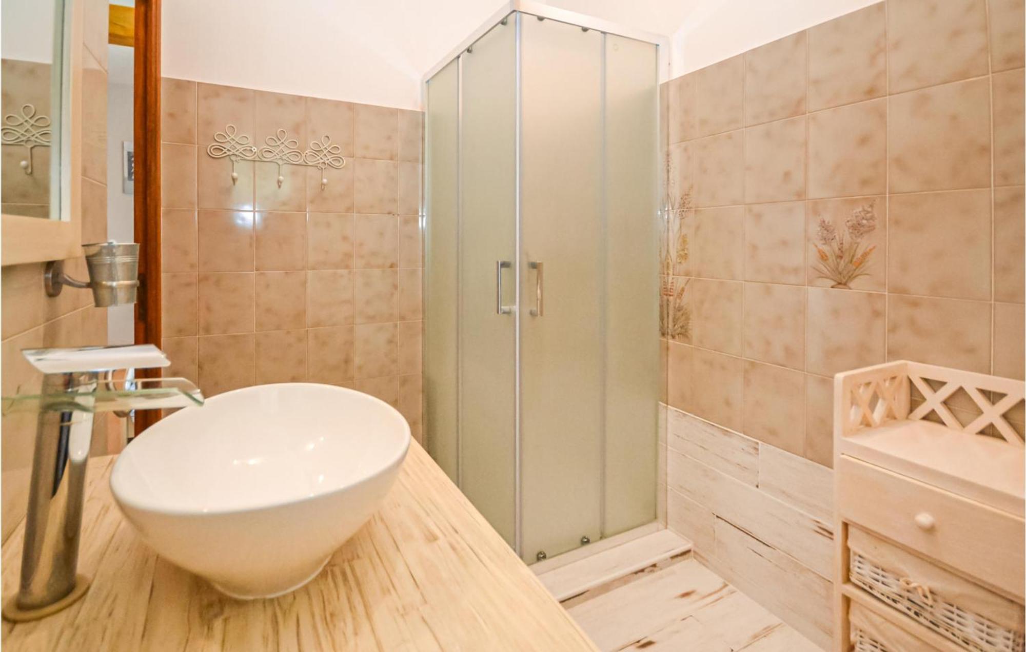 1 Bedroom Pet Friendly Home In Entrechaux Chambre photo