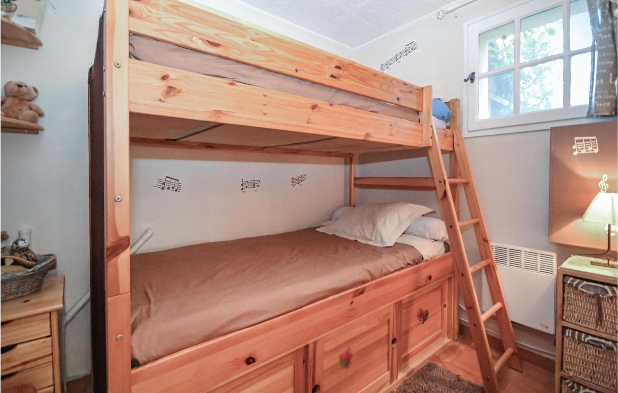 1 Bedroom Pet Friendly Home In Entrechaux Chambre photo